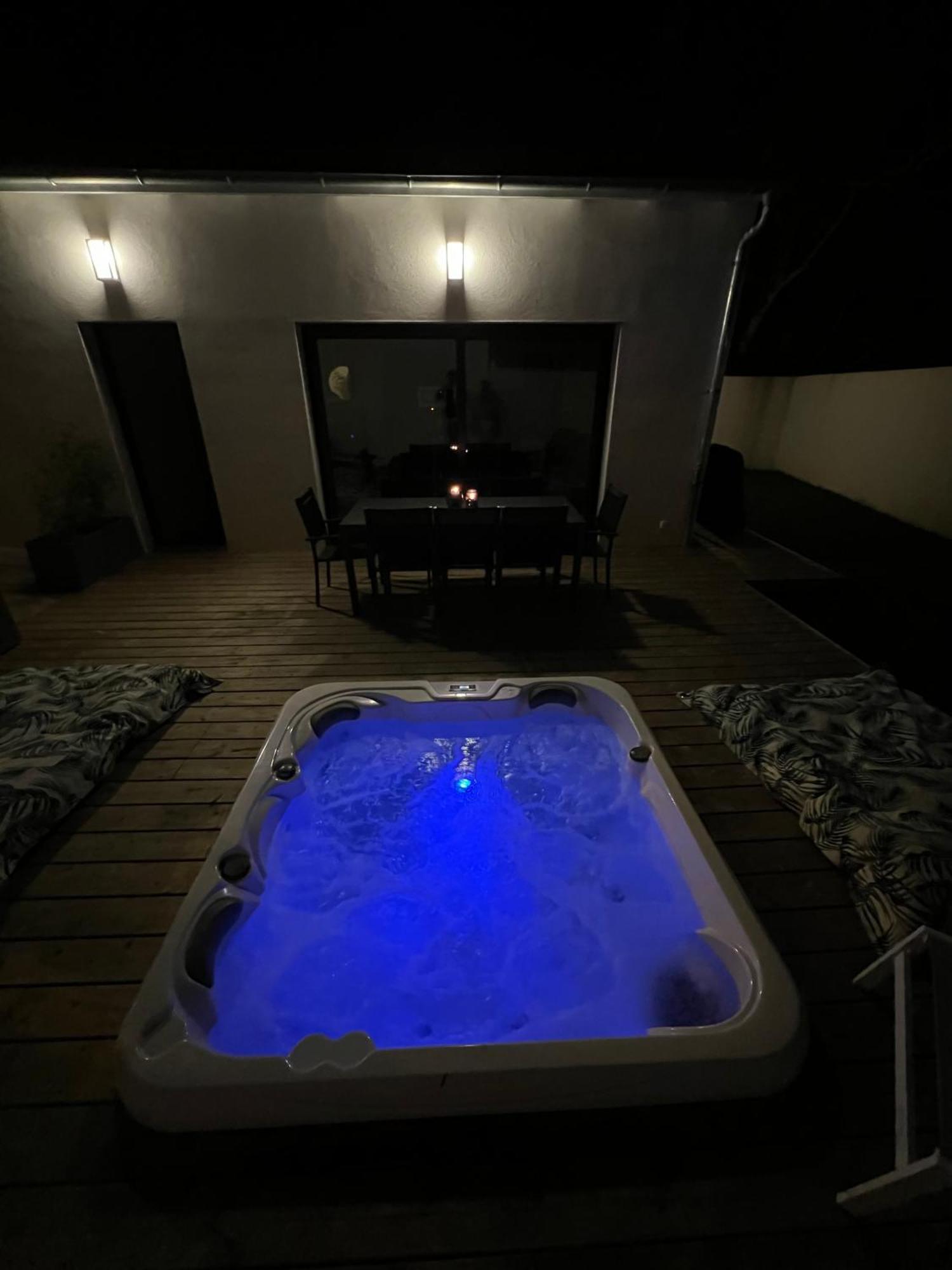 Maison T4 Climatisee Avec Jacuzzi A Lagord Bagian luar foto